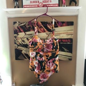 TORRID SIZE 3 LATTICE FRONT ONE PIECE SWIMSUIT